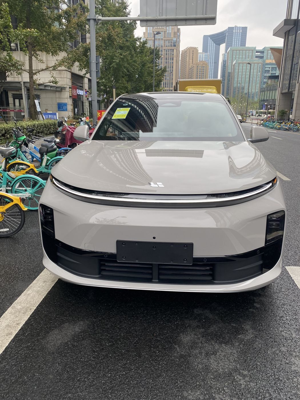 PA视讯官网(PA视讯集团 MEGA 高压纯电 MPV